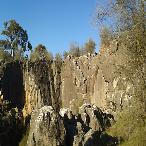 Borenore Caves Author by Brianna714 CC BY SA 4.0 from wikimedia, image is upscale and resize to 500x500